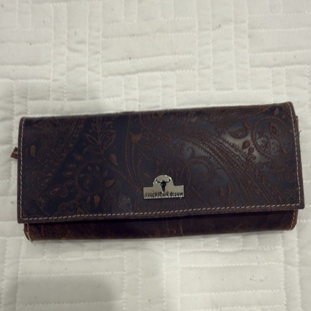 American Bison brown‎ embossed leather wallet with zip coin pocket